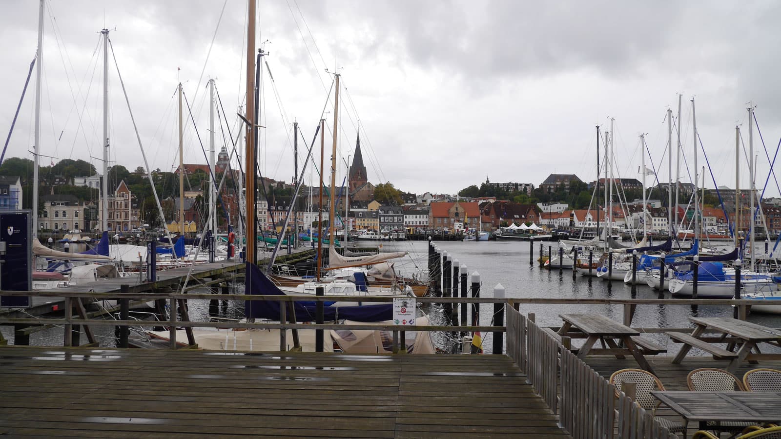 Segelboote im Hafen von Flensburg